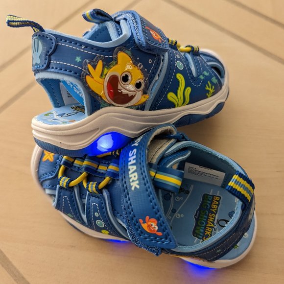 Nickelodeon Baby Shark Ping Fong Trekking Child Sandals - Size 6 & 8 - Brand New - Picture 4 of 16